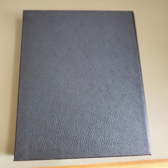 Hardbound leather like notebook journal - Picture 3 of 9